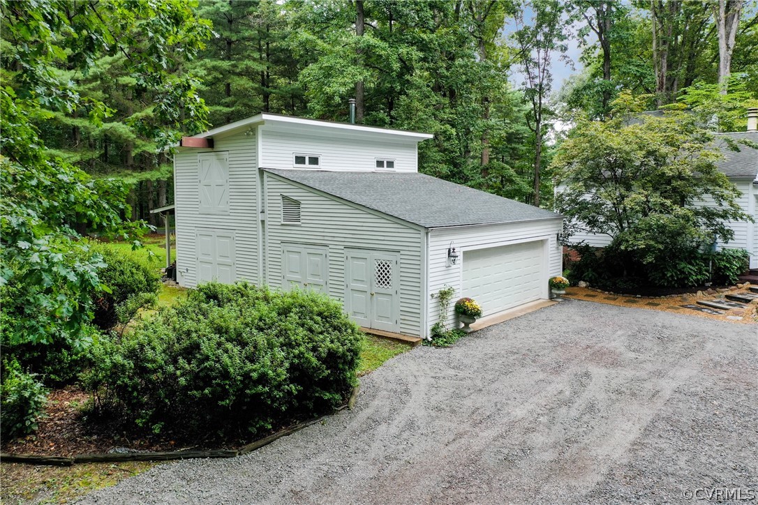 6 Broad Run Road Manakin-Sabot, VA 23103 - Photo 5 of 47 Garage is Huge - Must See! Lots of Options for thi