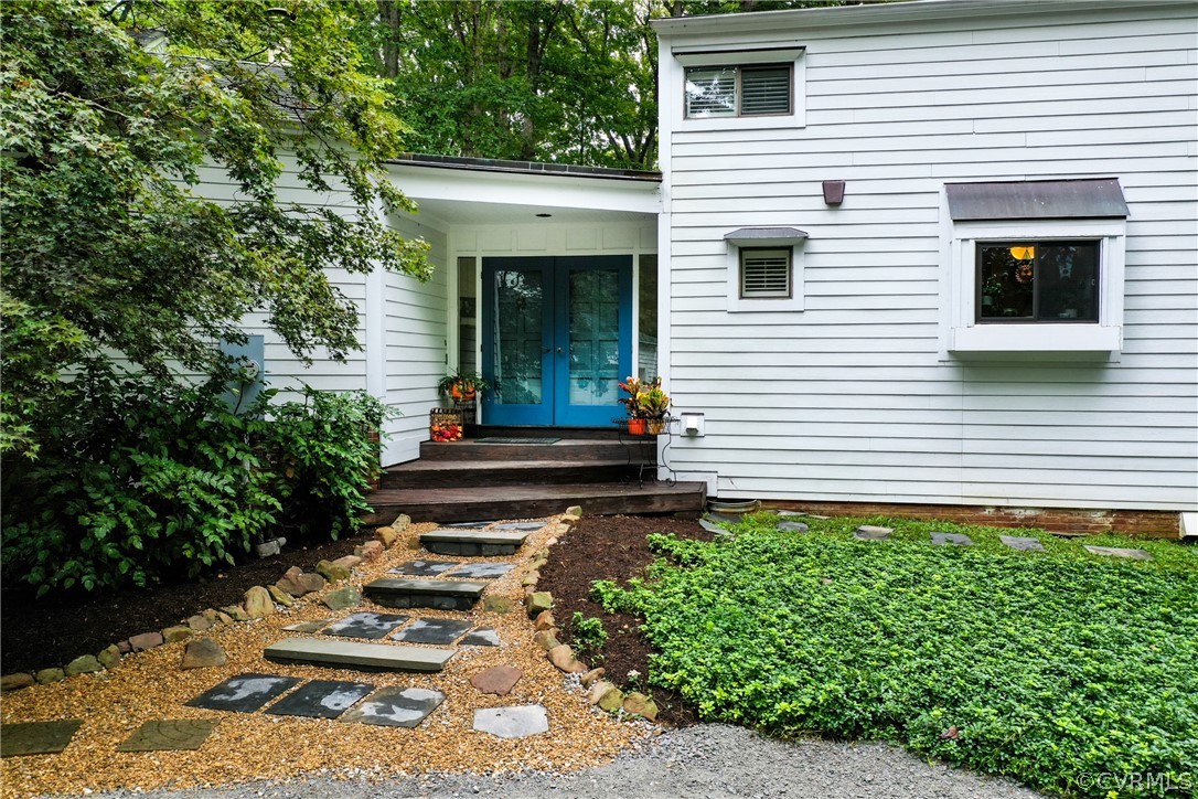 6 Broad Run Road Manakin-Sabot, VA 23103 - Photo 7 of 47 Front Steps Just Redone w/Fresh Gravel and Slate