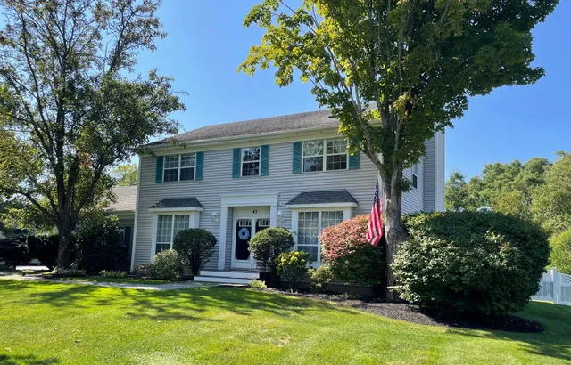 $829,999 | 43 Southfield Road, Baiting Hollow, NY 11933