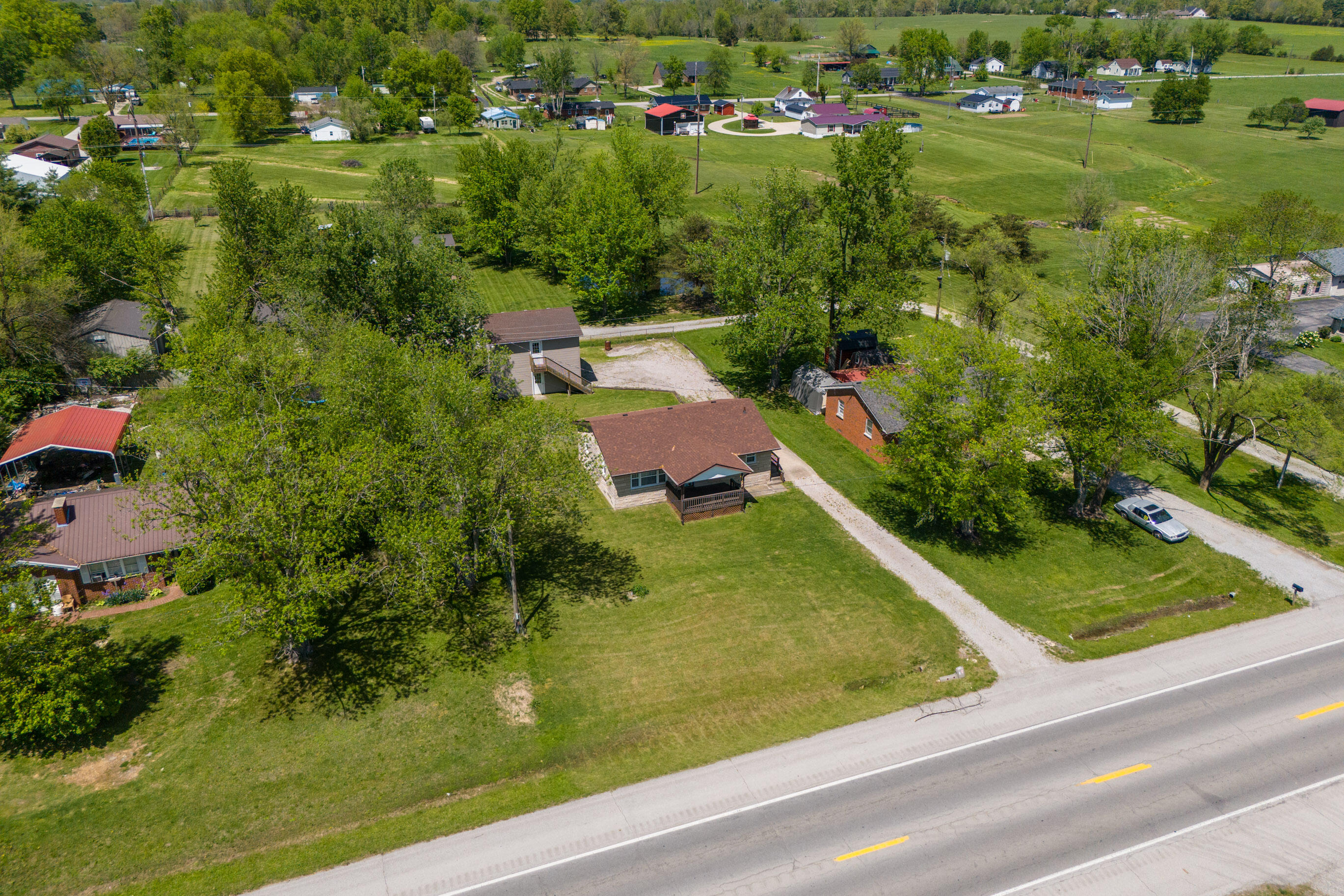 3323 Irvine Road Richmond, KY 40475 - Photo 29 of 37 20250428-3323-Irvine-Rd-drone-fh-002_web