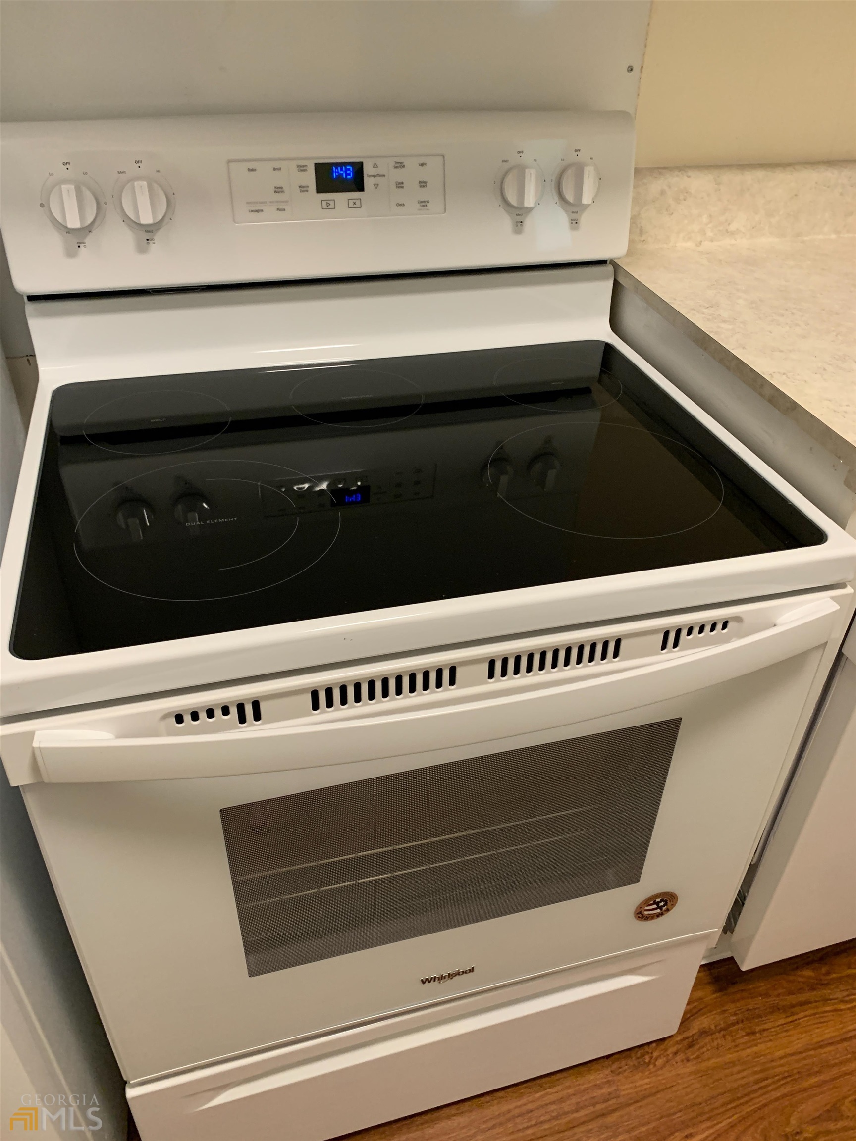 174 Hart Avenue Athens, GA 30606 - Photo 6 of 13 a close view of stove