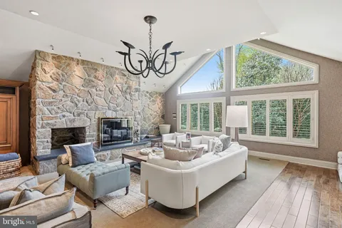 $2,300,000 | 728 Mill Street, Moorestown, NJ 08057