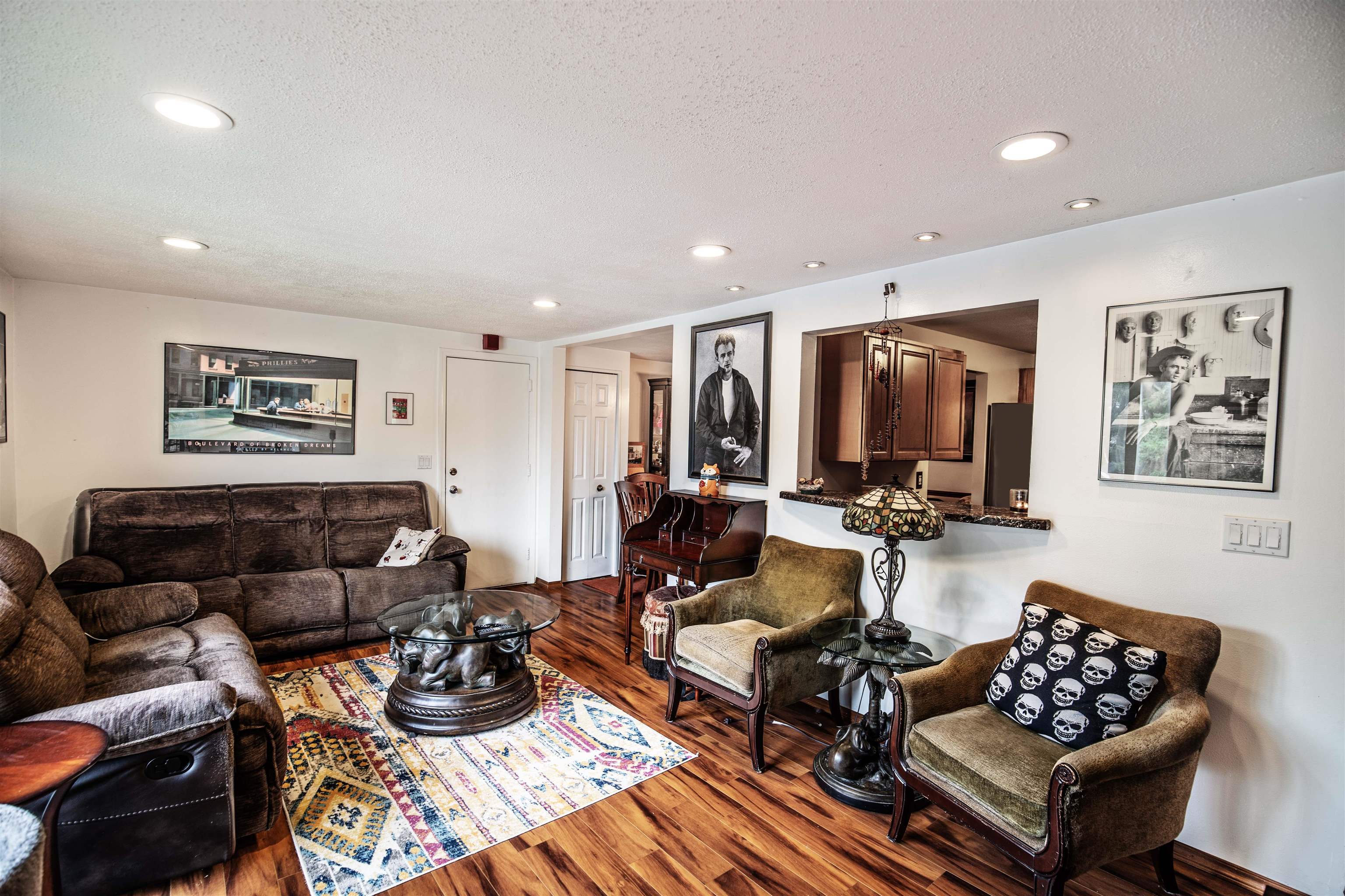 112 English Village Road, Unit 201 Manchester, NH 03102 - Photo 4 of 24 Gallery Image 4