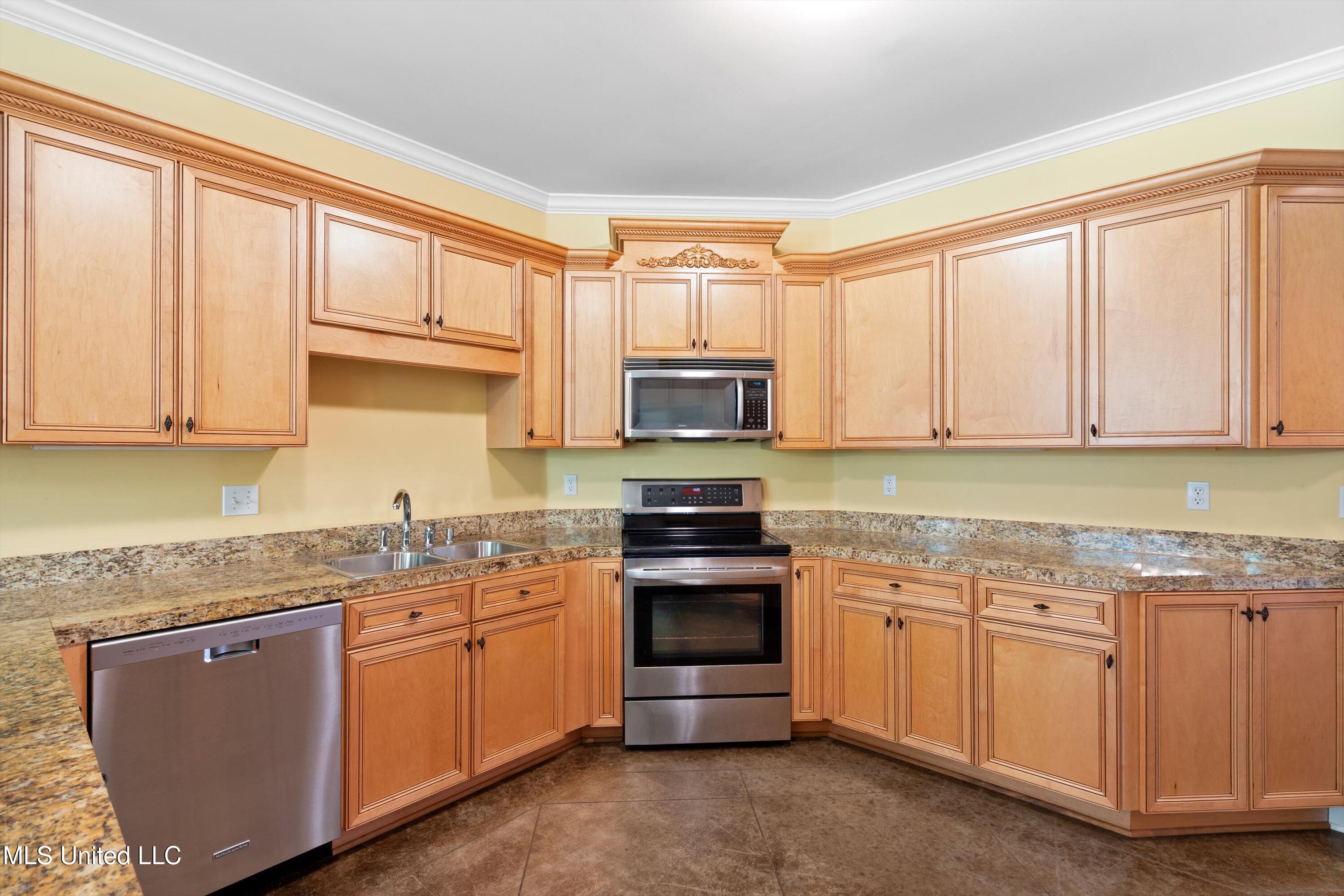 7672 Rigmoore Point North Olive Branch, MS 38654 - Photo 18 of 42 rig-kitchen 5