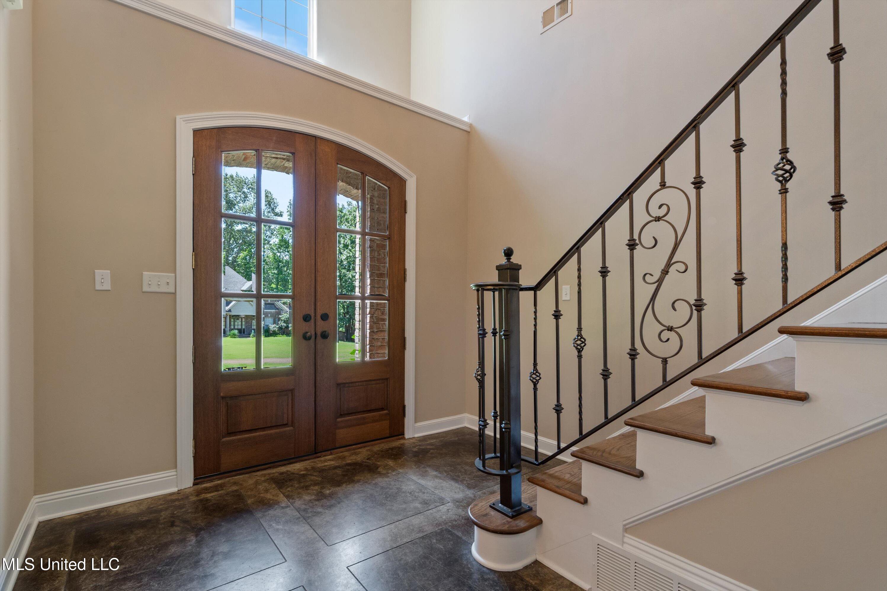 7672 Rigmoore Point North Olive Branch, MS 38654 - Photo 9 of 42 rig-foyer