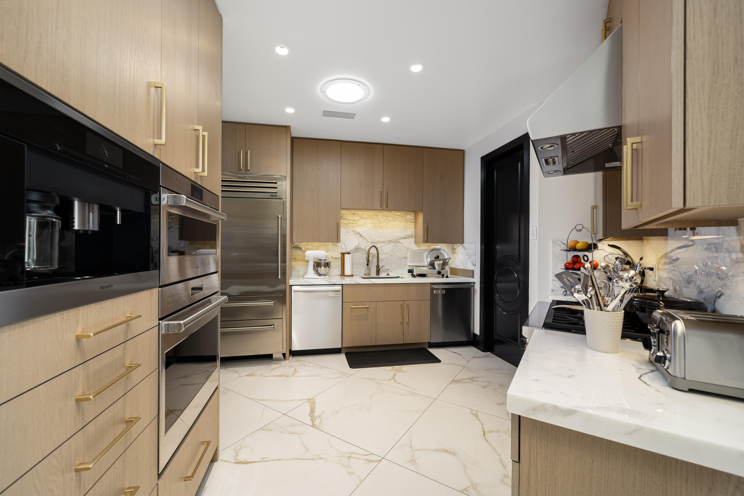 40440 Morningstar Road Rancho Mirage, CA 92270 - Photo 10 of 64 Butlers kitchen