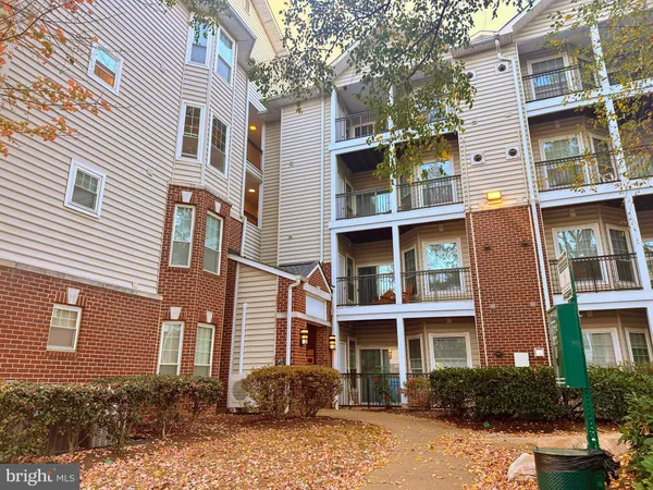 $2,270 | 1600 Spring Gate Dr., Unit 2205, McLean, VA 22102