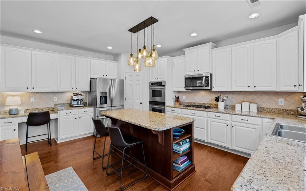 3021 Sycamore Point Trail High Point, NC 27265 - Photo 14 of 50 Kitchen