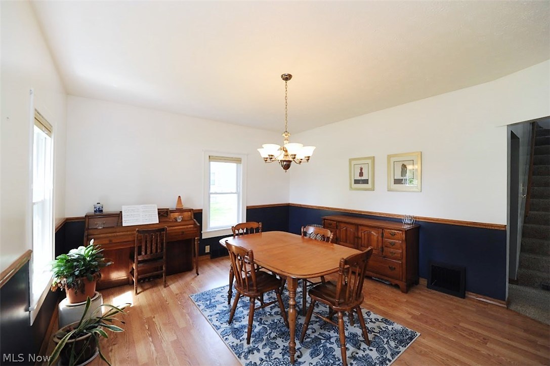 3925 Johnson Road Norton, OH 44203 - Photo 8 of 25 Formal Dining