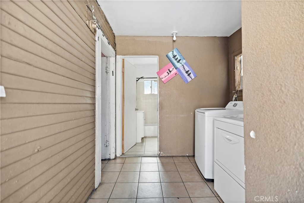 309 North Willowbrook Avenue Compton, CA 90220 - Photo 15 of 24 a view of a hallway