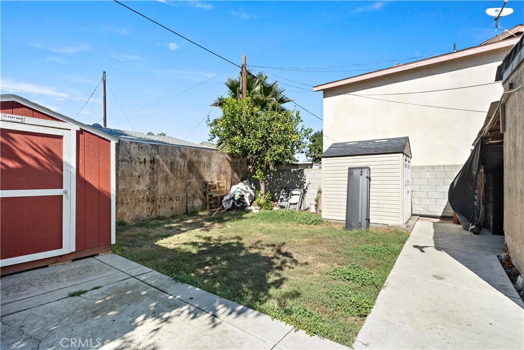 309 North Willowbrook Avenue Compton, CA 90220 - Photo 18 of 24 a view of a back yard of the house