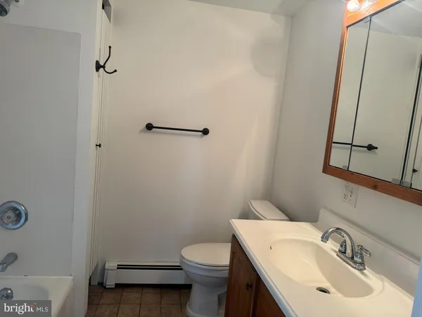 $2,300 | 242 East Broad Street, Trumbauersville, PA 18951