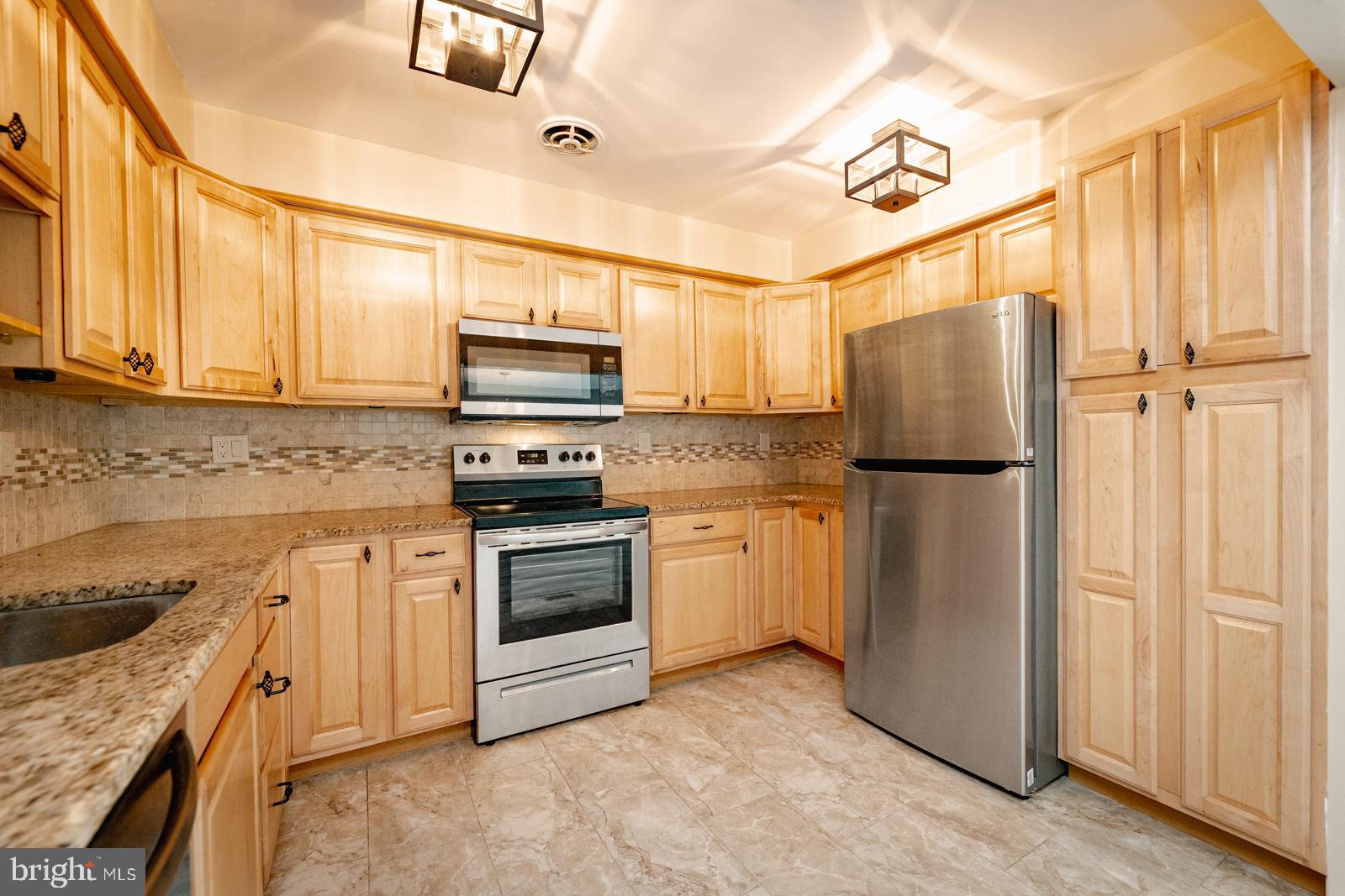 11916 Farwell Road Philadelphia, PA 19154 - Photo 13 of 39 Gallery Image 13