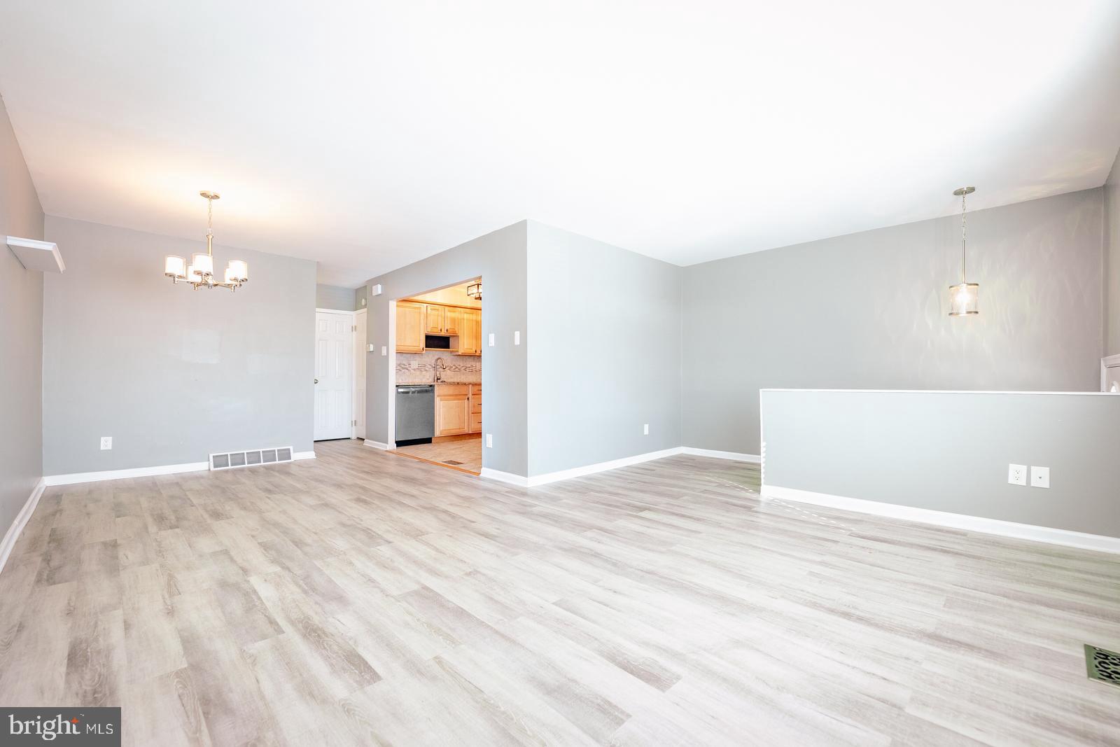 11916 Farwell Road Philadelphia, PA 19154 - Photo 5 of 39 Gallery Image 5