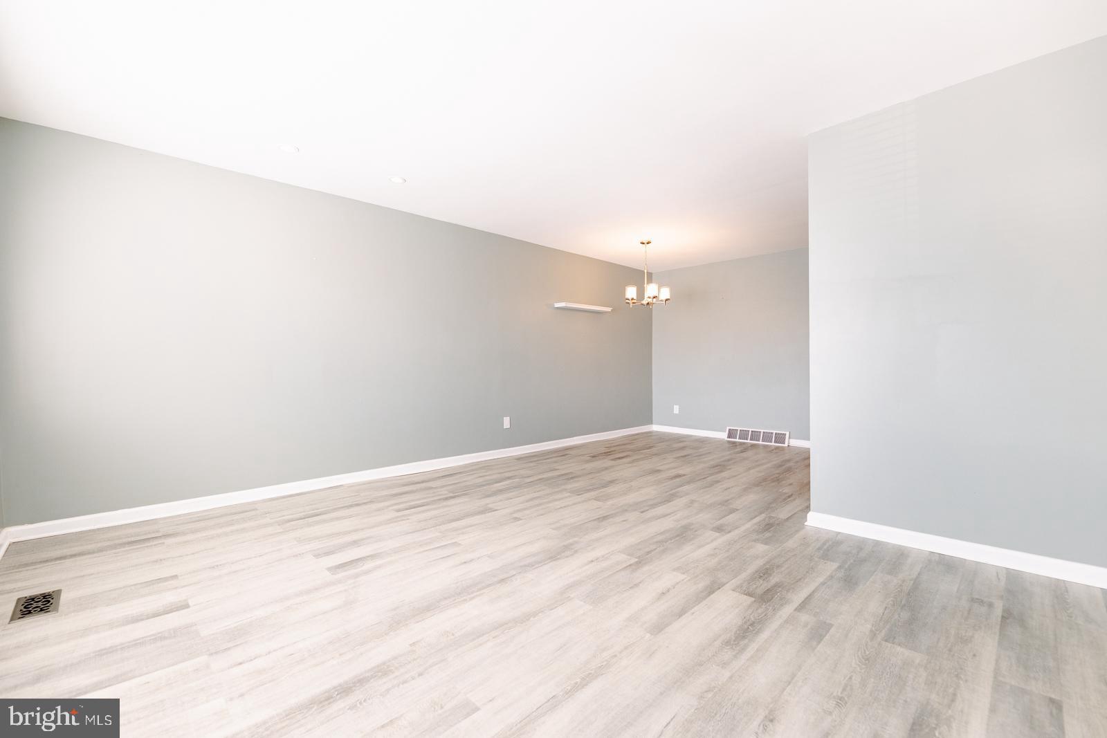 11916 Farwell Road Philadelphia, PA 19154 - Photo 6 of 39 Gallery Image 6