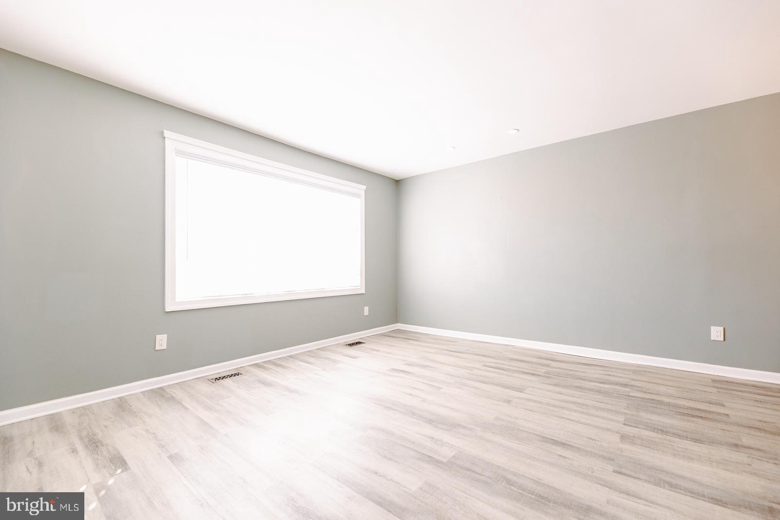 11916 Farwell Road Philadelphia, PA 19154 - Photo 8 of 39 Gallery Image 8