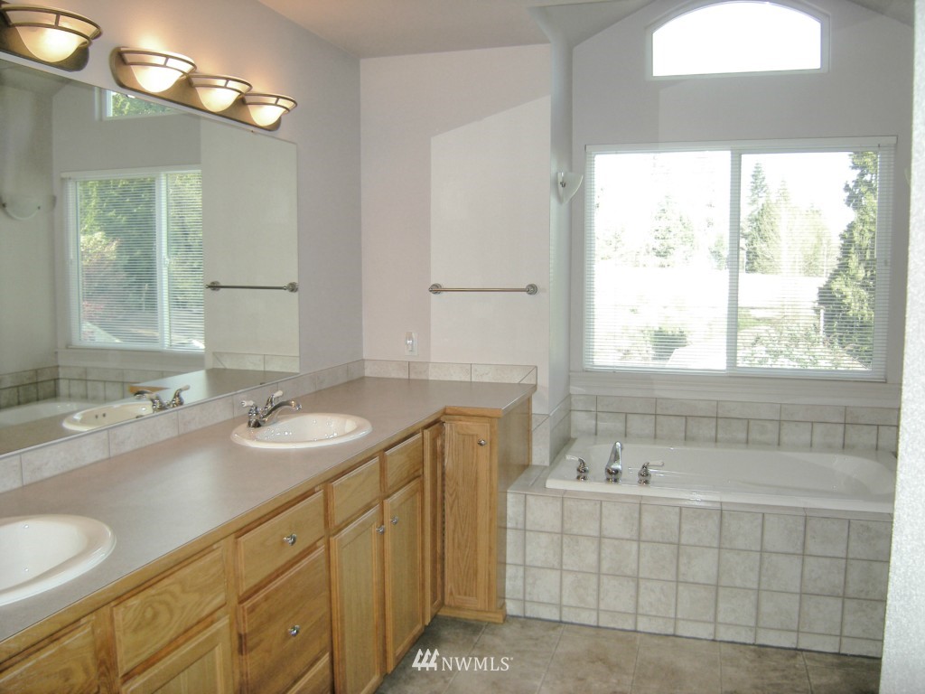 22034 9th Avenue Southeast Bothell, WA 98021 - Photo 14 of 25