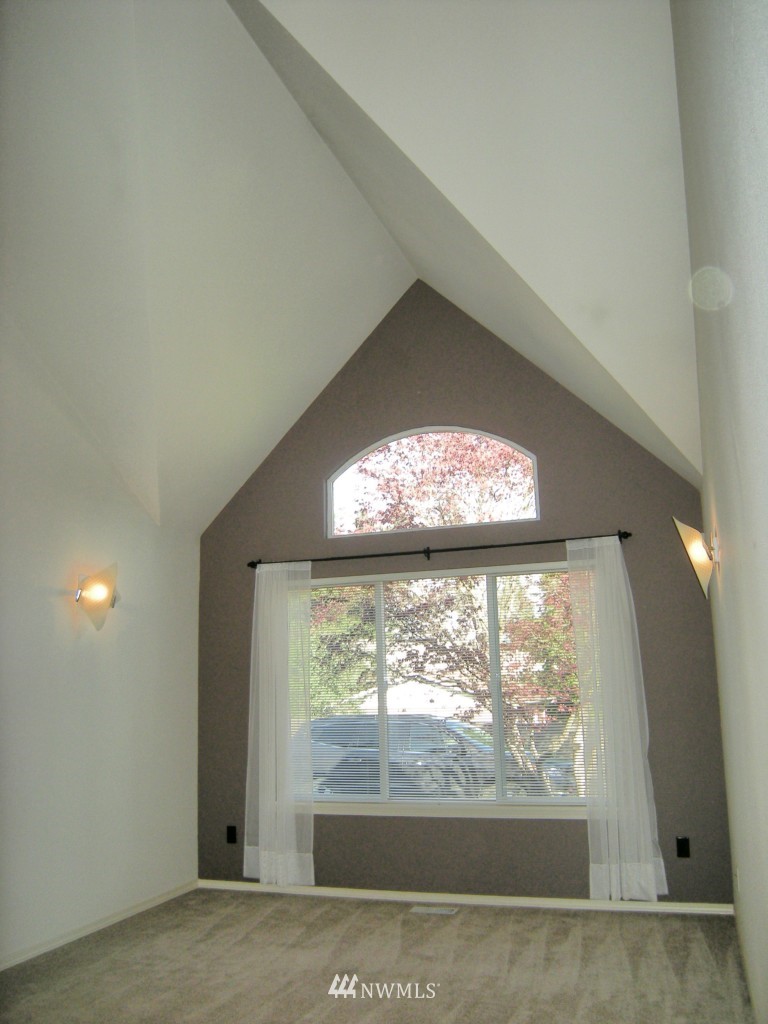 22034 9th Avenue Southeast Bothell, WA 98021 - Photo 4 of 25