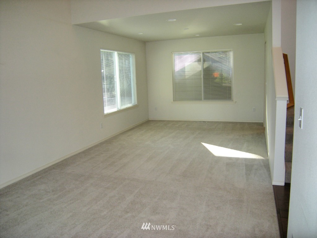 22034 9th Avenue Southeast Bothell, WA 98021 - Photo 5 of 25
