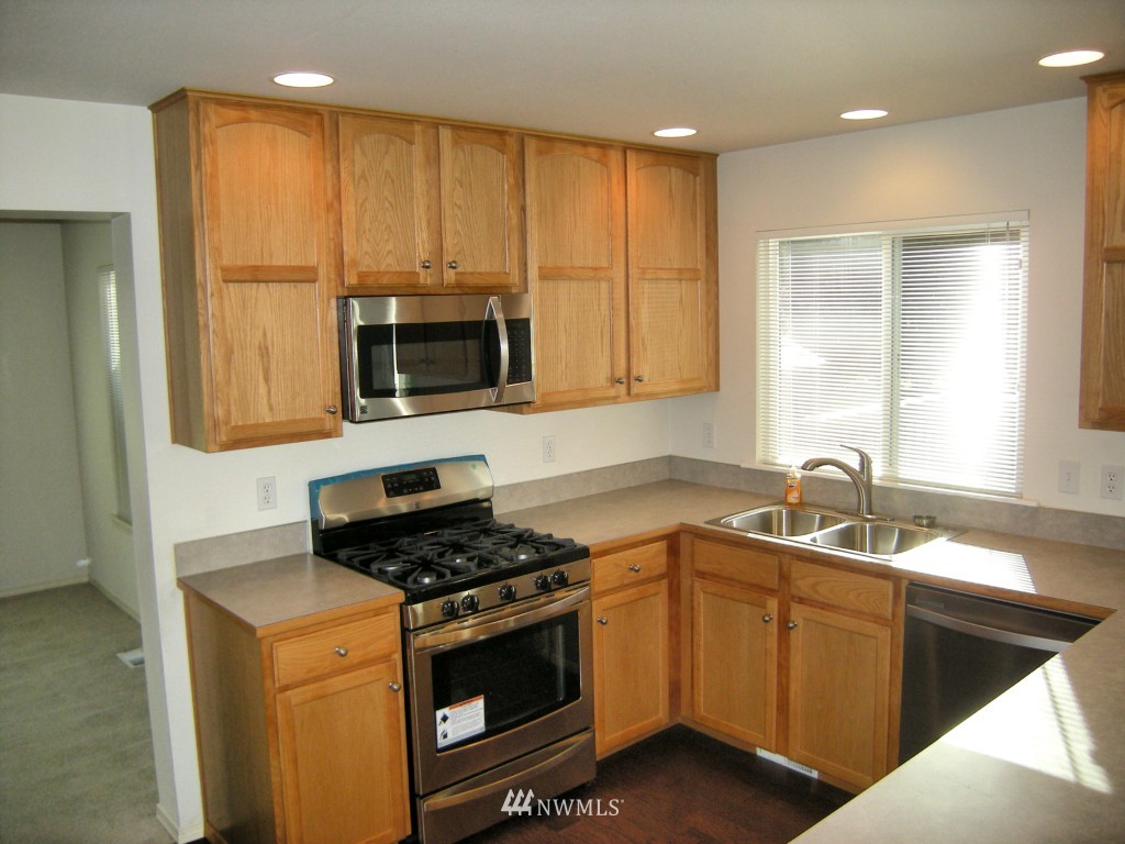 22034 9th Avenue Southeast Bothell, WA 98021 - Photo 6 of 25
