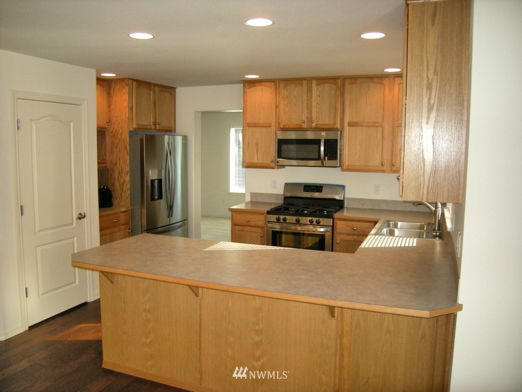 22034 9th Avenue Southeast Bothell, WA 98021 - Photo 8 of 25