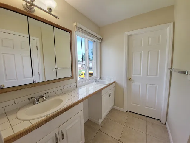 $302,000 | 25 Pheasant Road, Matteson, IL 60443