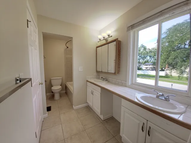 $302,000 | 25 Pheasant Road, Matteson, IL 60443