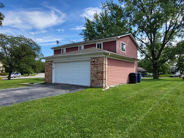 $302,000 | 25 Pheasant Road, Matteson, IL 60443