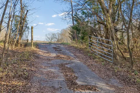 $1,990,000 | 3819 Old Highway 13, Cumberland City, TN 37050