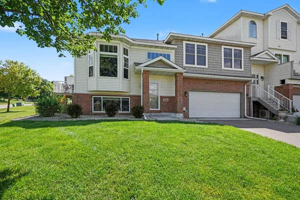 $324,900 | 20015 Heritage Drive, Lakeville, MN 55044