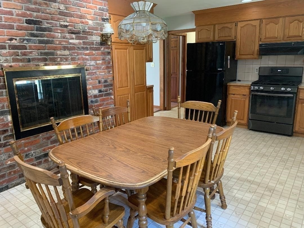53 Hampden Road East Longmeadow, MA 01028 - Photo 10 of 41