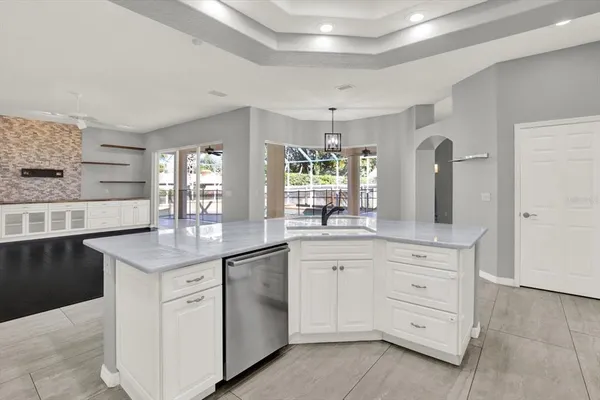 $750,000 | 704 Fayette Place, Lutz, FL 33549