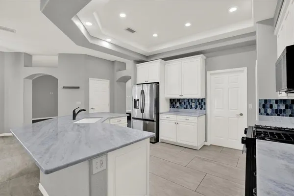 $750,000 | 704 Fayette Place, Lutz, FL 33549