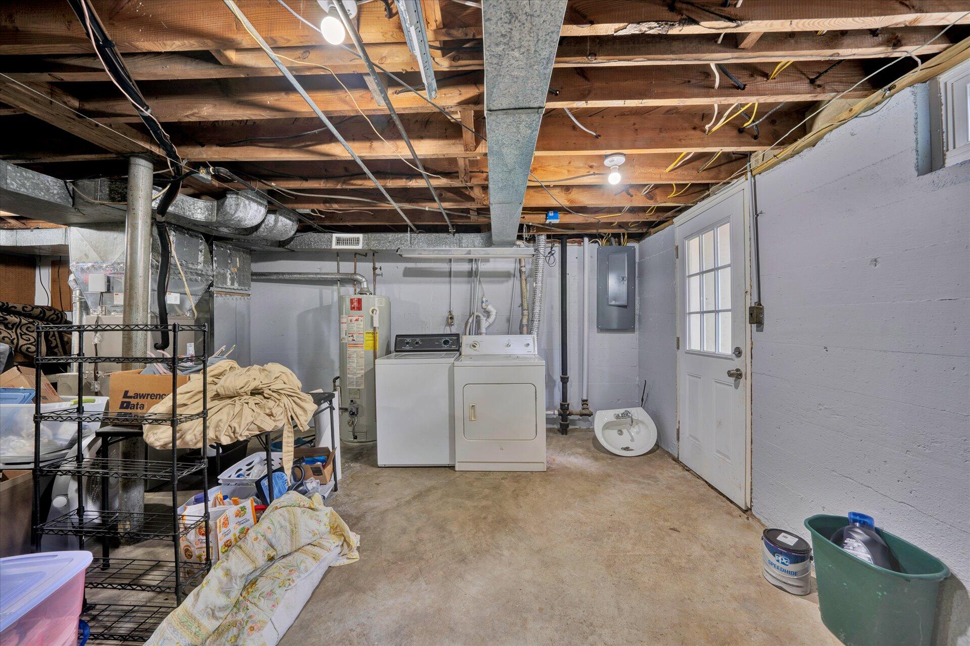 2443 Lofton Road Southwest Roanoke, VA 24015 - Photo 21 of 28 19-DSC00154