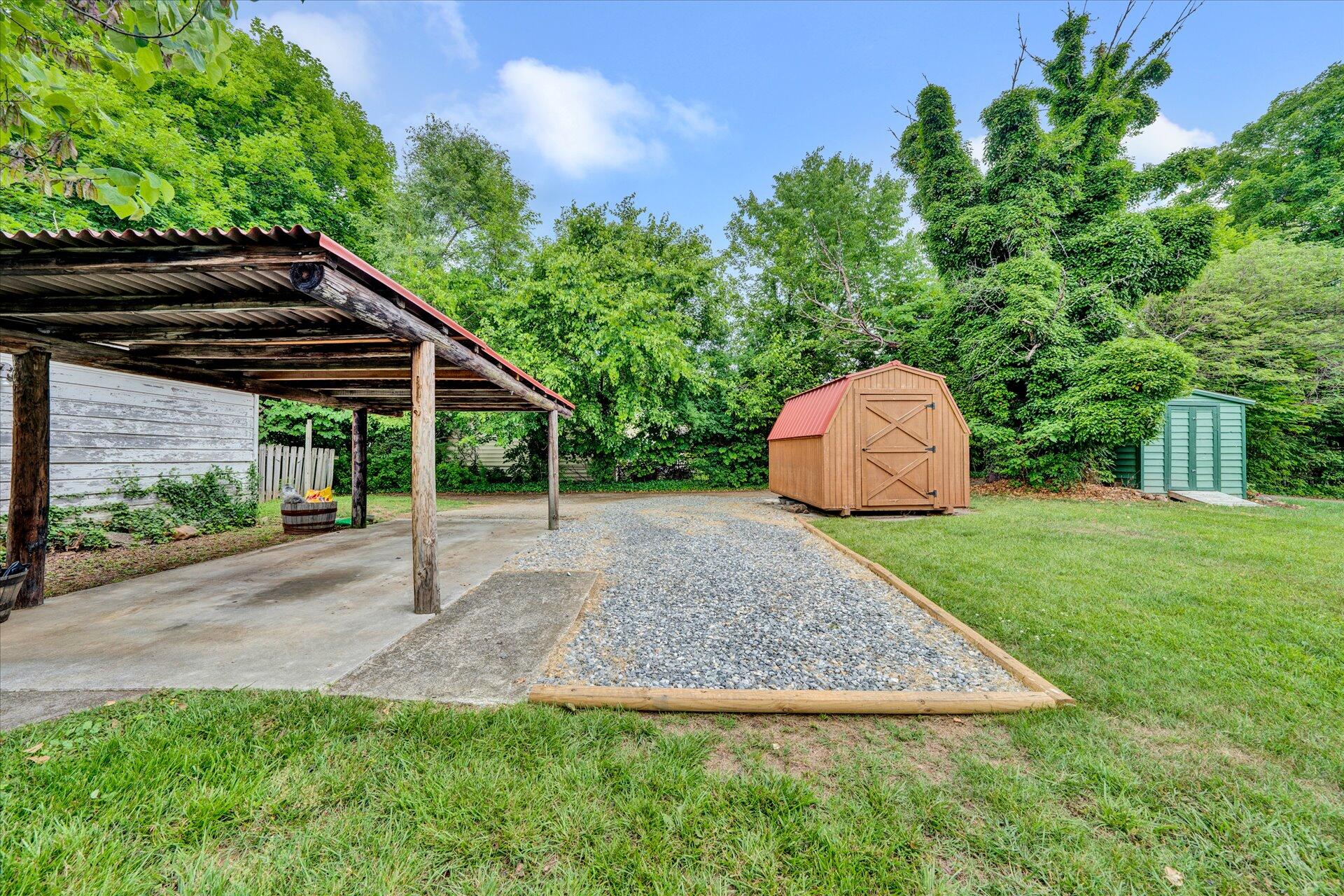 2443 Lofton Road Southwest Roanoke, VA 24015 - Photo 22 of 28 22-DSC00166
