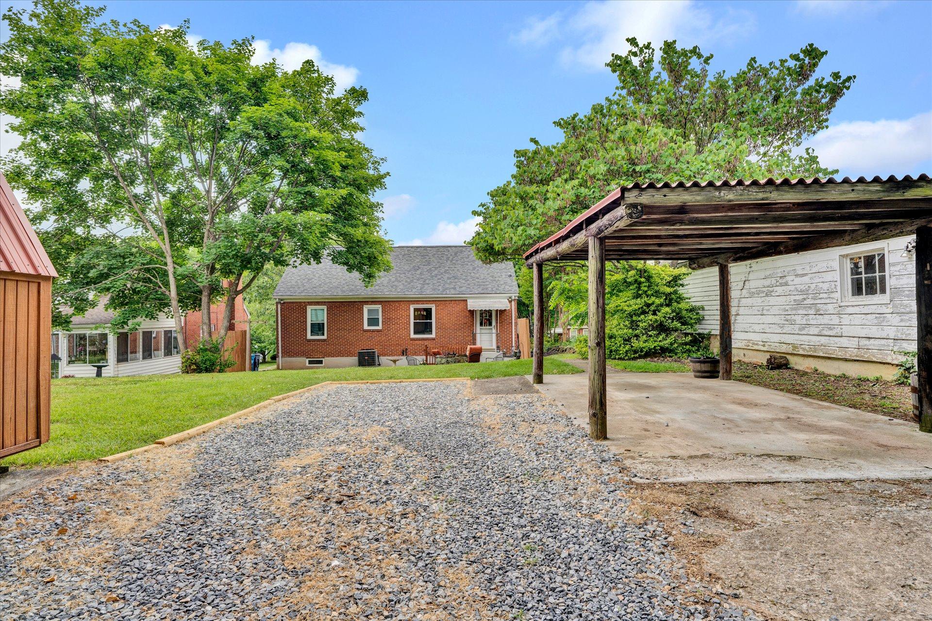 2443 Lofton Road Southwest Roanoke, VA 24015 - Photo 25 of 28 24-DSC00172