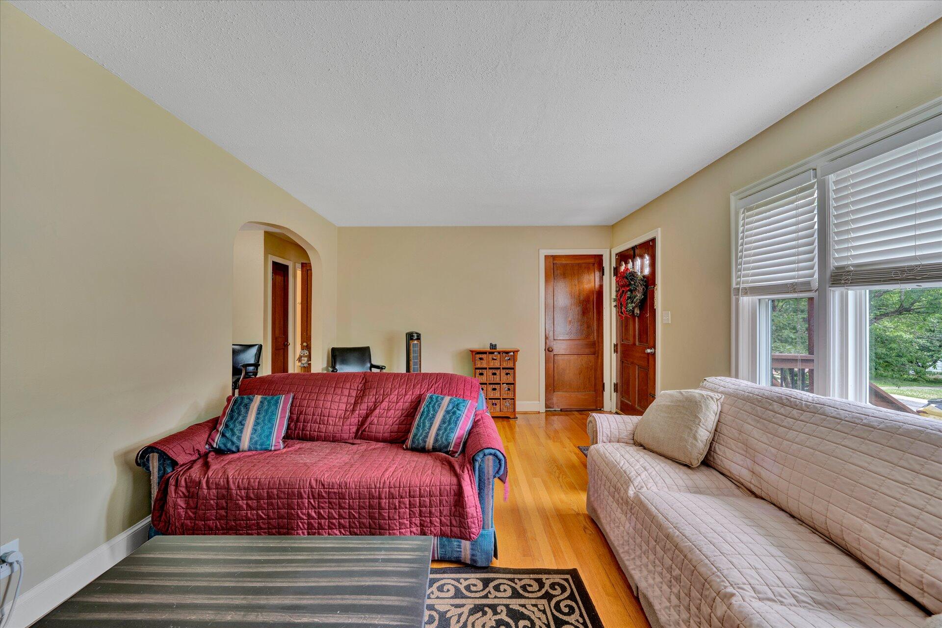 2443 Lofton Road Southwest Roanoke, VA 24015 - Photo 6 of 28 06-DSC00118