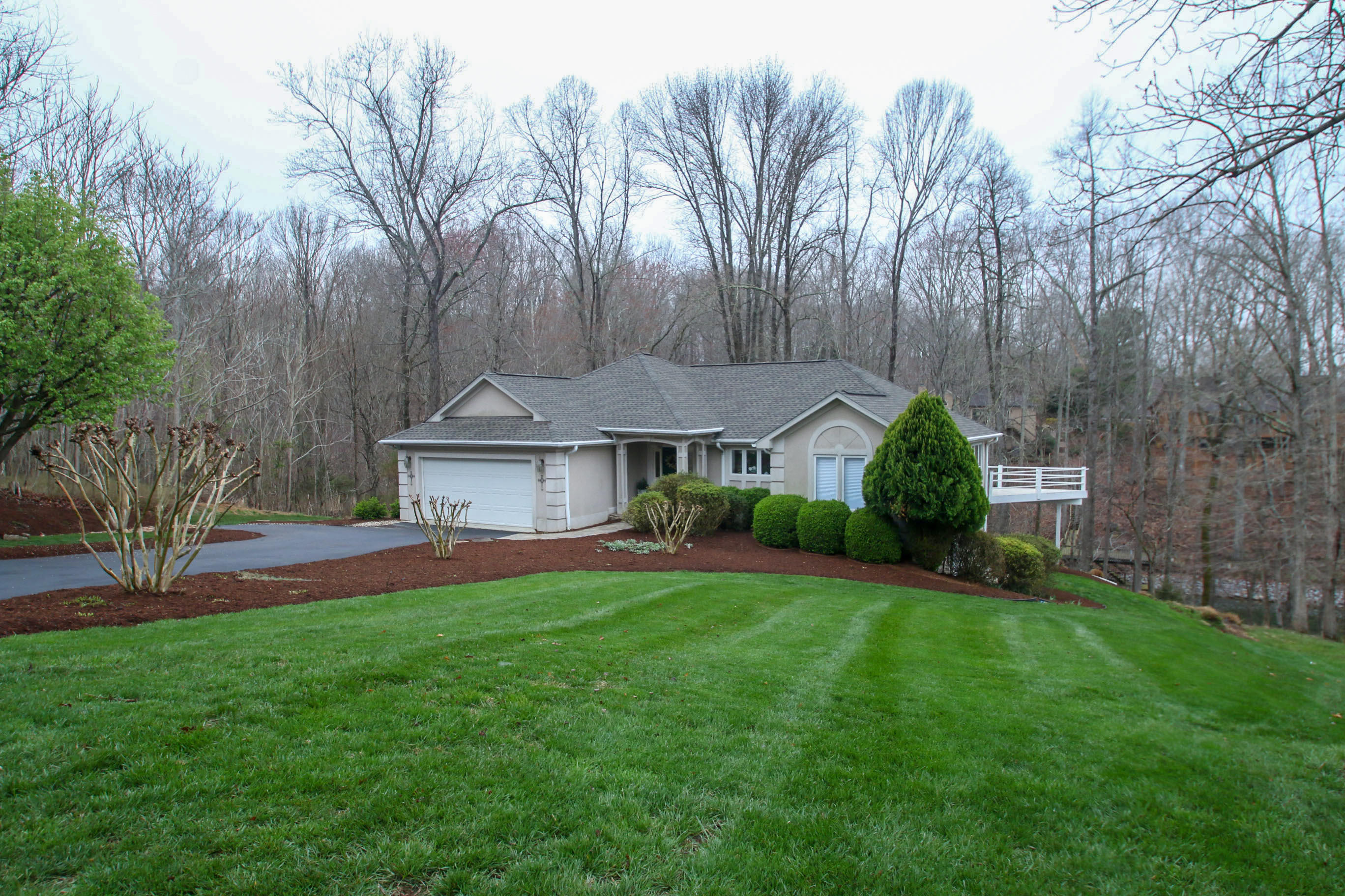 4 Gangplank Road Moneta, VA 24121 - Photo 1 of 67 IMG_9371