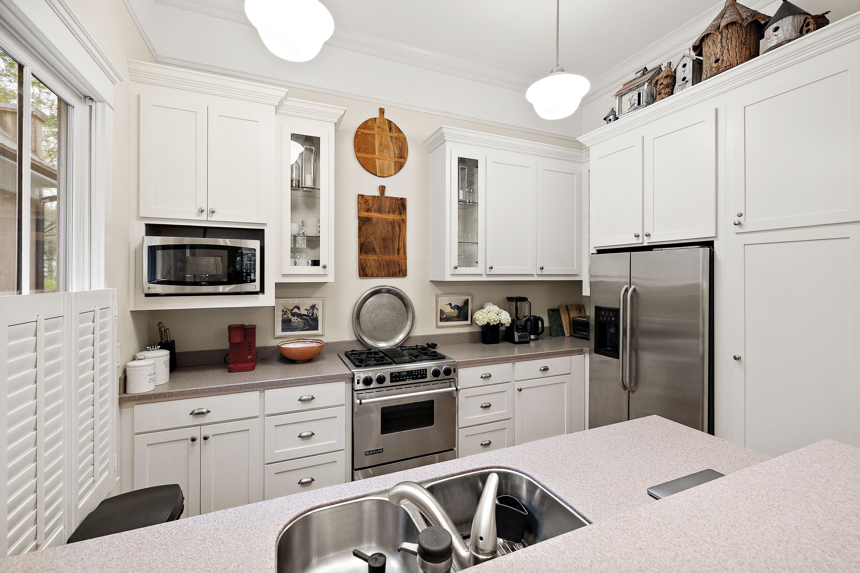 154 Ionsborough Street Mount Pleasant, SC 29464 - Photo 6 of 18 BN0A2086