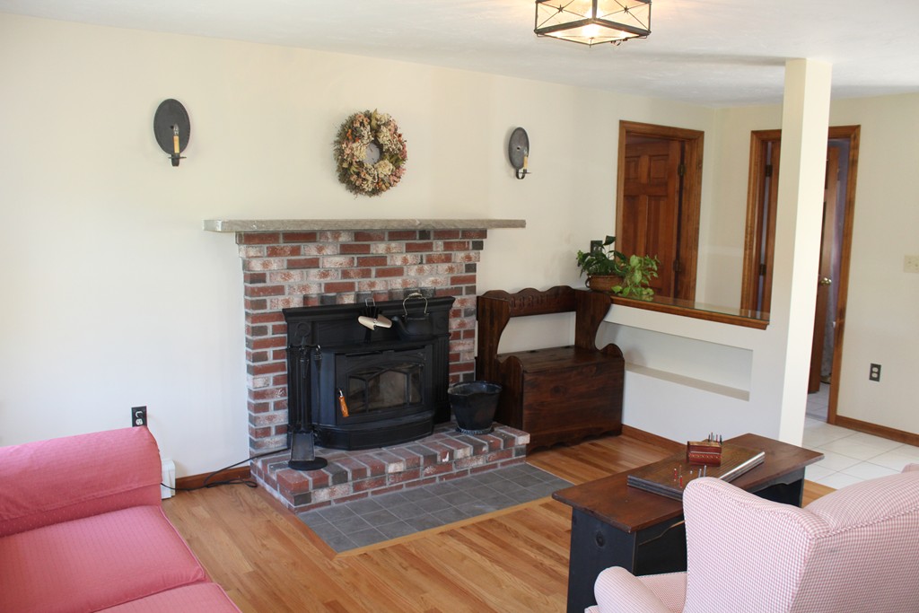 71 Fox Run Road Bellingham, MA 02019 - Photo 8 of 24 Gallery Image 8