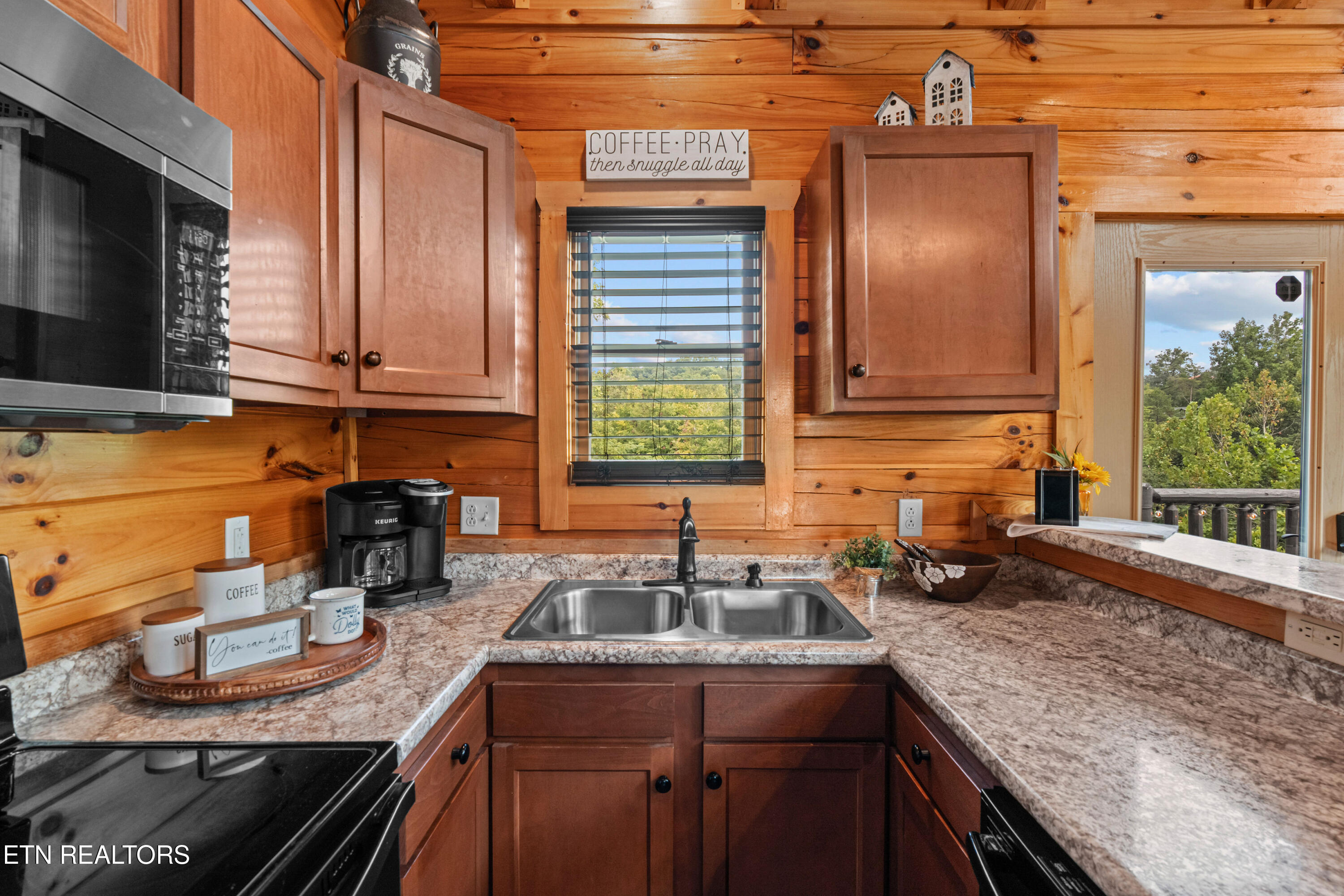 705 Rondayview Lane Sevierville, TN 37876 - Photo 14 of 59 firefly-bluff-12