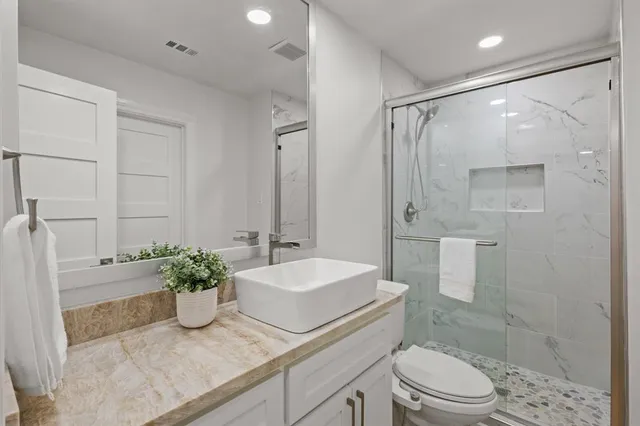 $975,000 | 7938 Hillfawn Circle, Dallas, TX 75248