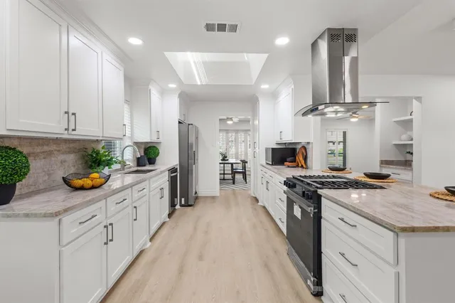 $975,000 | 7938 Hillfawn Circle, Dallas, TX 75248