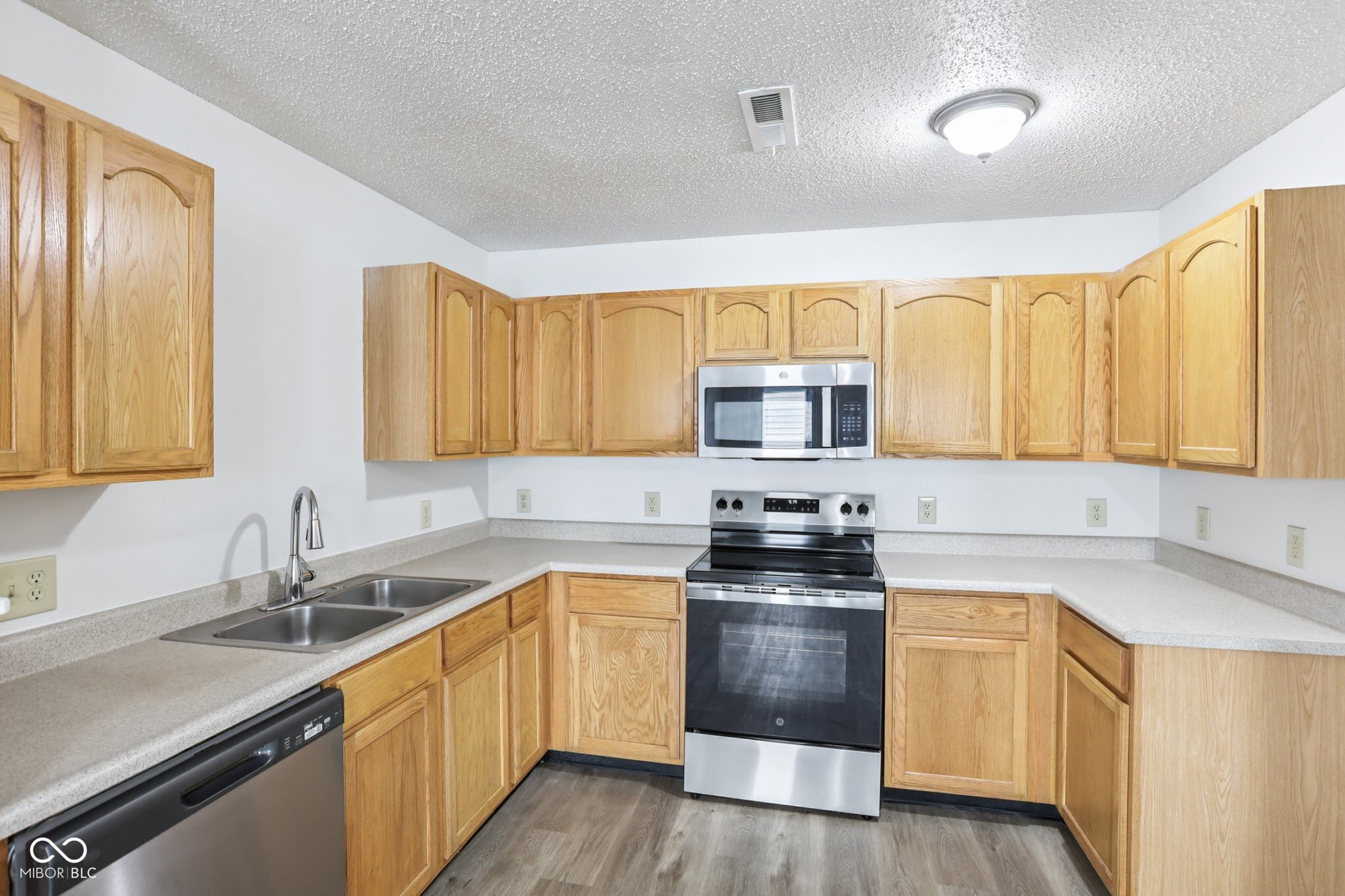 13355 Heroic Way Fishers, IN 46037 - Photo 10 of 40