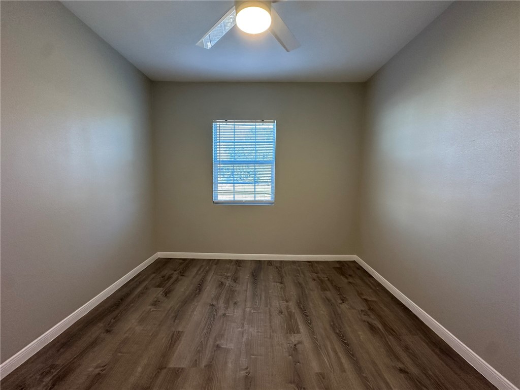 3152 Meadow Lane Robstown, TX 78380 - Photo 13 of 40 an empty room with a window