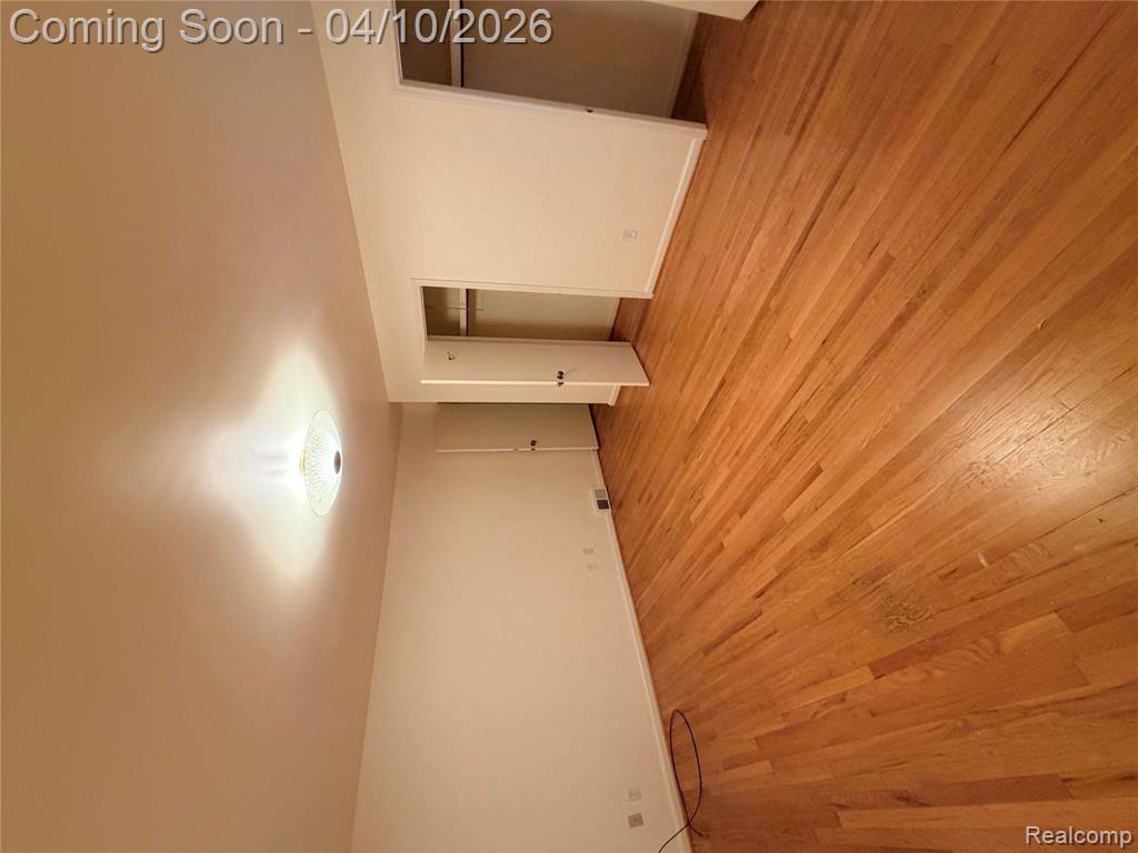 65 Hampton Road Grosse Pointe Shores, MI 48236 - Photo 10 of 21