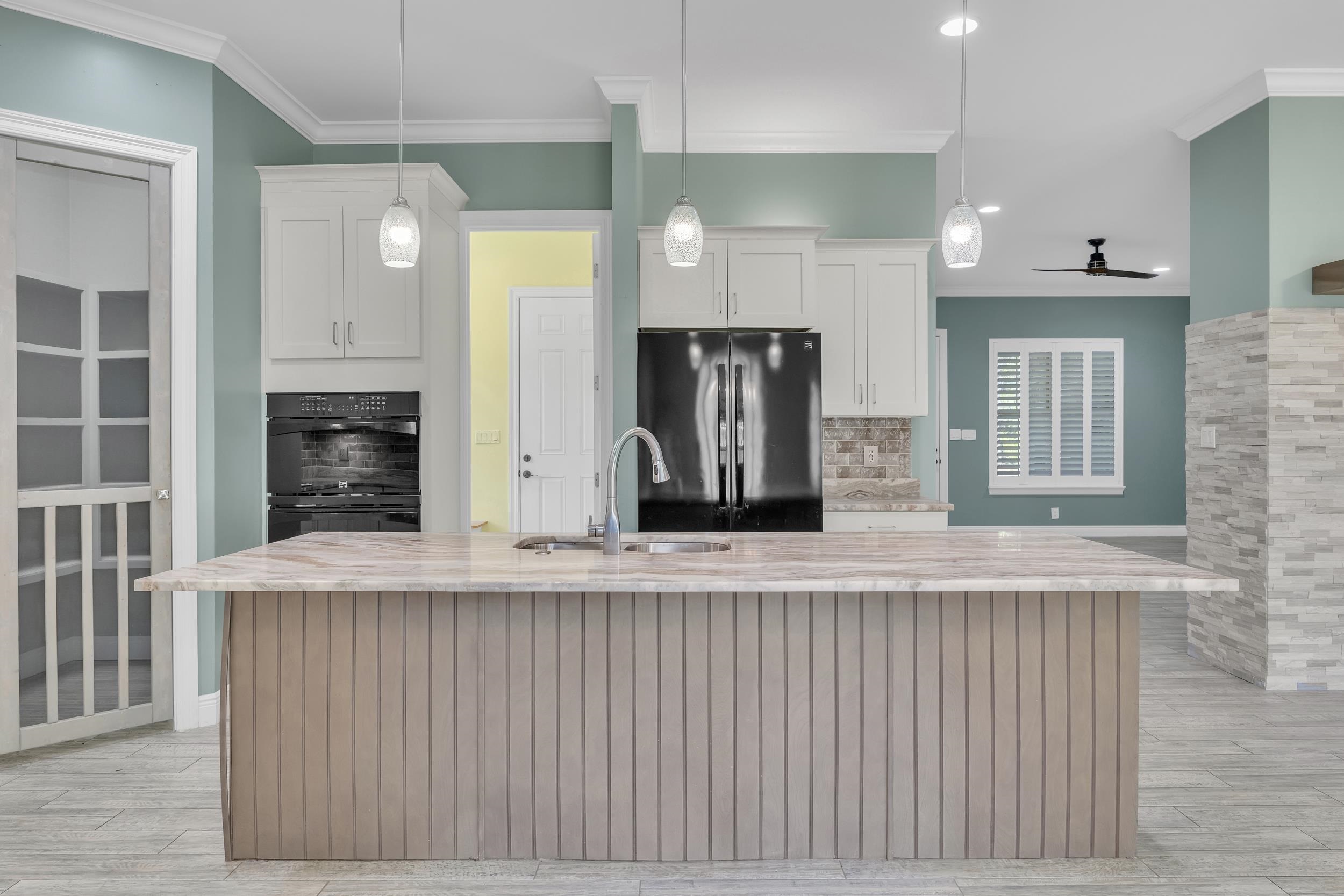 8928 Bay Point Drive Elberta, AL 36530 - Photo 21 of 55 Kitchen