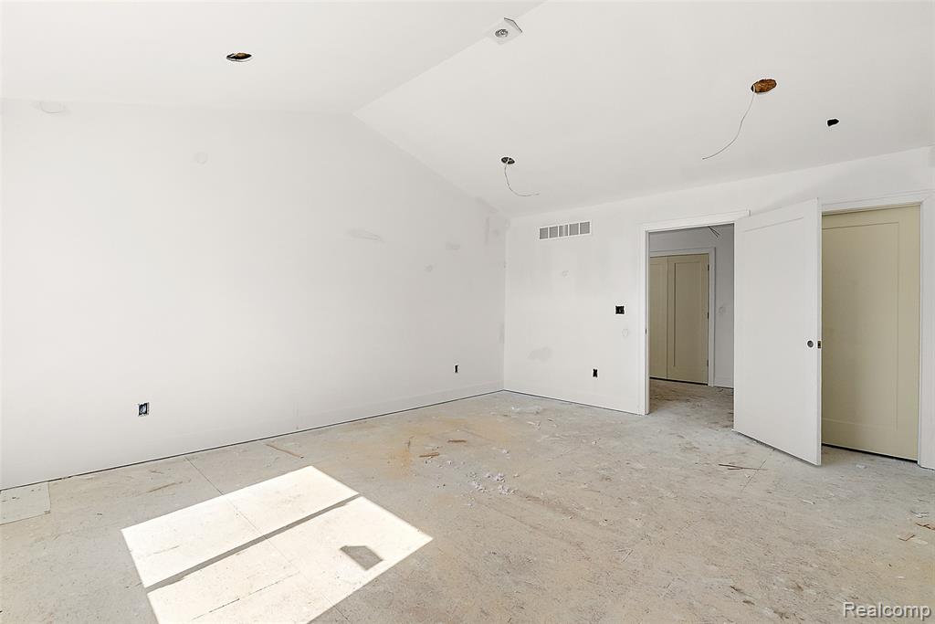 60637 Schoenherr Road Washington, MI 48094 - Photo 18 of 28 Gallery Image 18