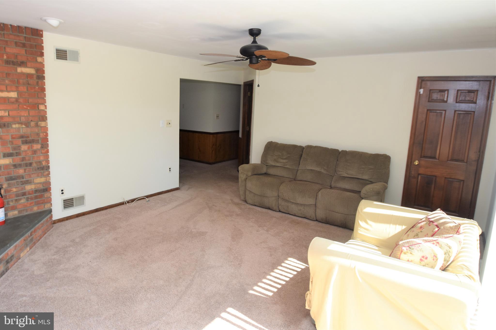 1140 Dutch Neck Road Middletown, DE 19709 - Photo 11 of 78 Family Room