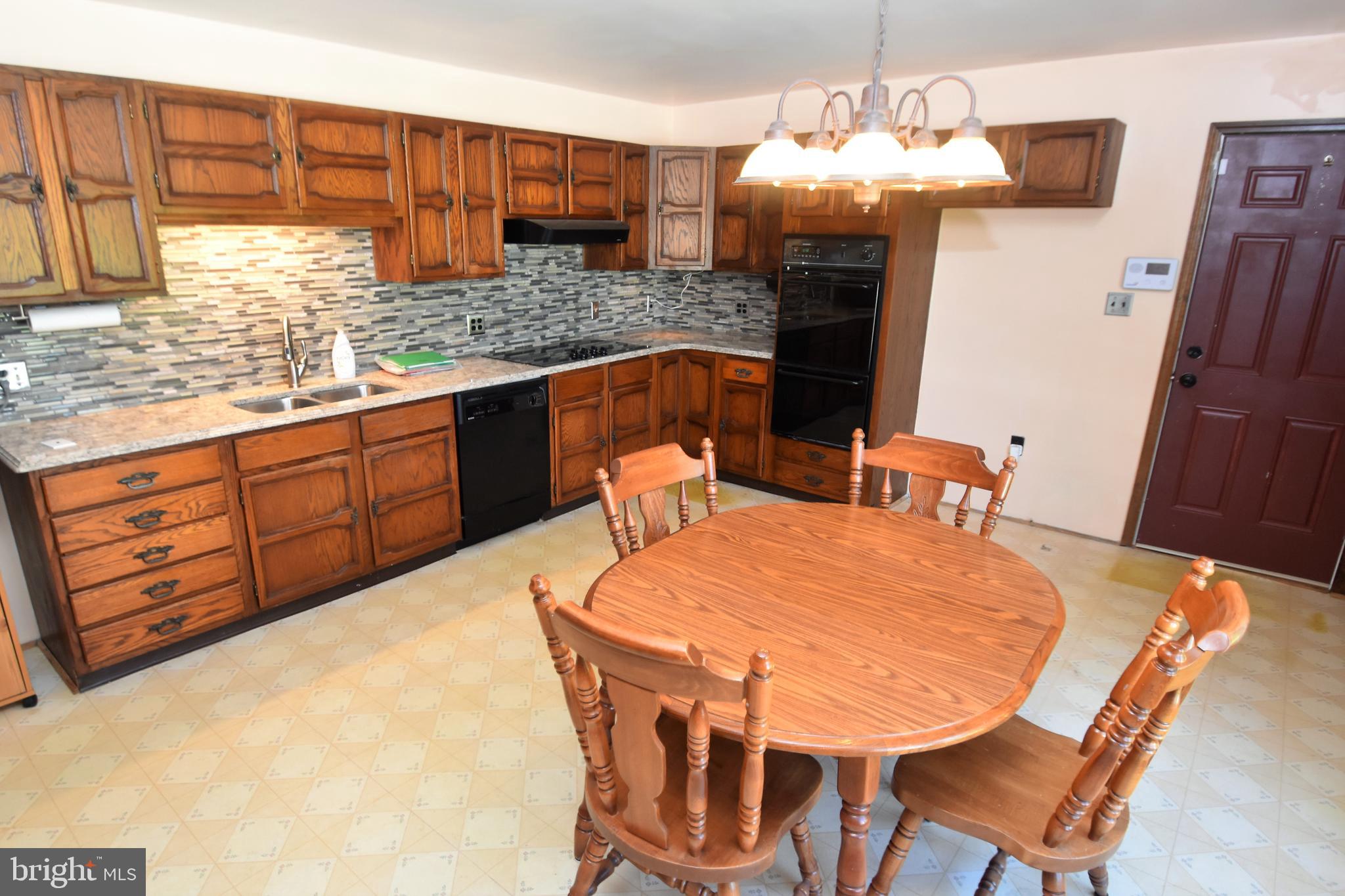 1140 Dutch Neck Road Middletown, DE 19709 - Photo 7 of 78 BIG eat-in kitchen